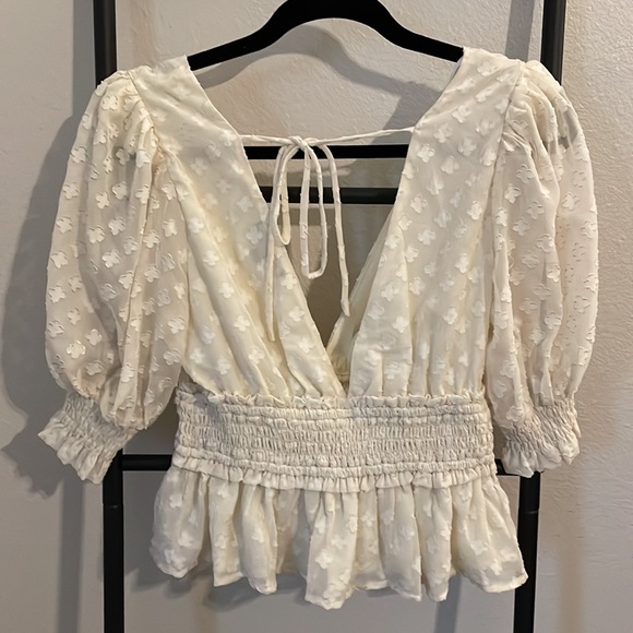 Medium SUPER cute backless crop babydoll blouse with sparkle ✨ detail - Picture 6 of 7